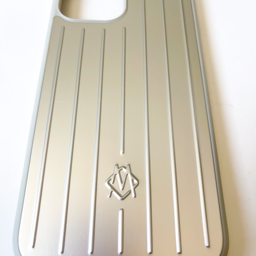 Rimowa iphone case compatible for iPhone 15 Pro - Picture 3 of 10